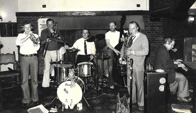 Mike Collier with band